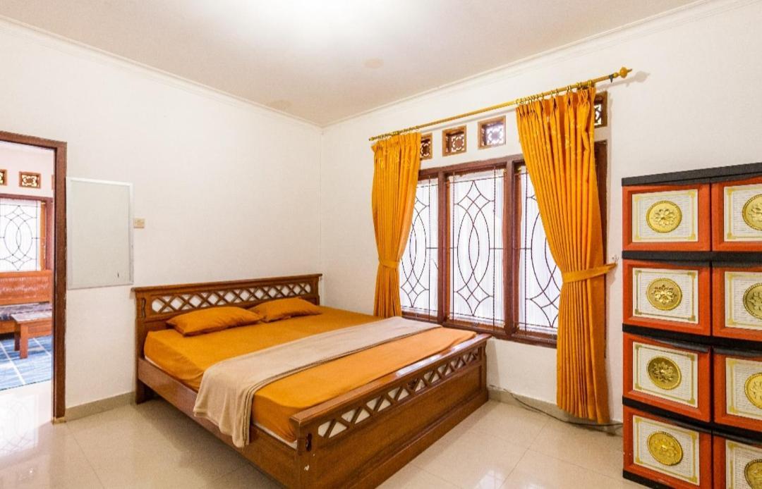 Villa Anjung Balak Cisarua Exterior foto