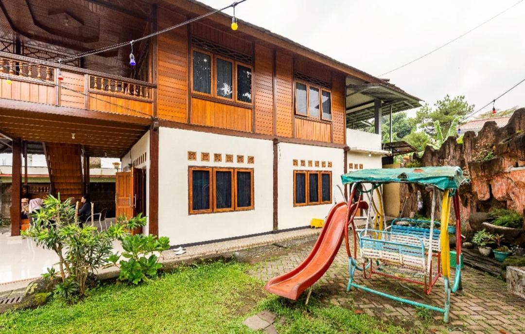 Villa Anjung Balak Cisarua Exterior foto